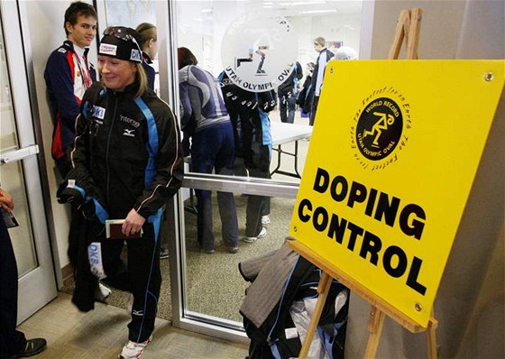 Claudia Pechsteinová opoutí místnost dopingové kontroly