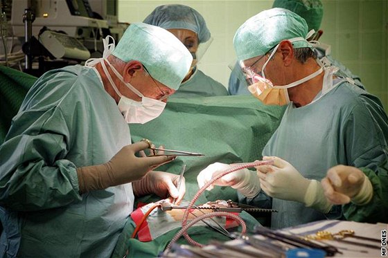 Nový operační sál zajistí pacientům šetrnější operace. Ilustrační foto