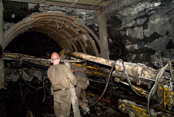 V uranovém dole v Dolní Roínce nyní pracuje pt stovek zamstnanc. Ilustraní foto