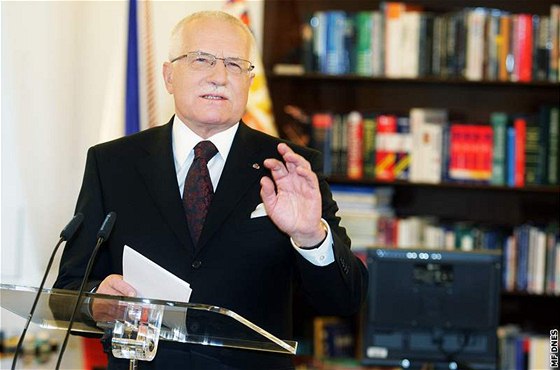 Prezident Václav Klaus je vrchním velitelem ozbrojených sil.
