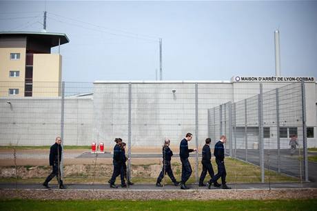 Francouzsk vznice La Sant. Msto, kde nen o sebevrahy nouze