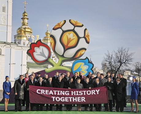 Pedstaven loga fotbalovho mistrovstv Evropy 2012