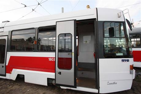 Brnnsk tramvaj RT6N1 anetka