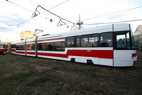 Brnnsk tramvaj RT6N1 anetka