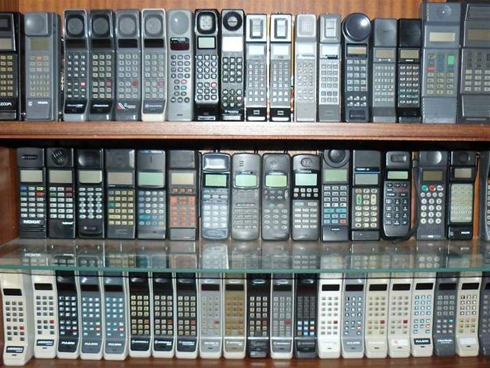 Aukce sbírky mobilních telefon na serveru eBay