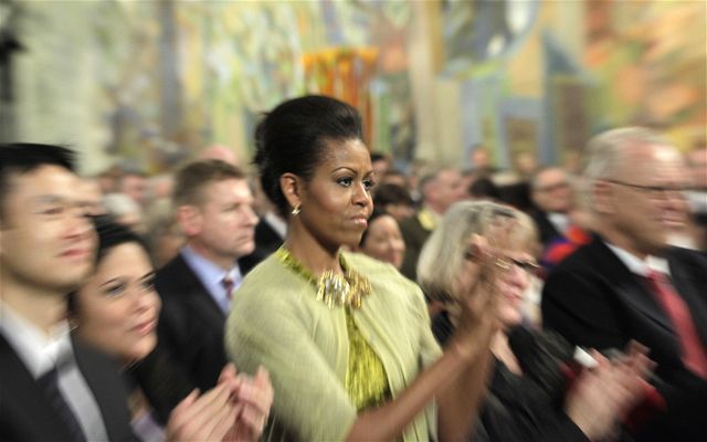 Michelle Obamová v Oslu sleduje pebírání Nobelovy ceny za mír, kterou získal její manel a americký prezident Barack Obama. (10. prosince 2009)