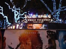 Premiéra Avataru - Leicester Square obehnaly plakáty filmu