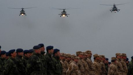 Rozlouení s prvním kontingentem vrtulníkové mise v Afghánistánu.