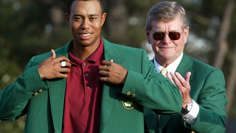 Tiger Woods z dubna 2009 - obléká zelené sako vítze Masters 2002.