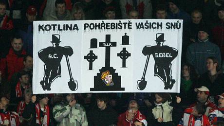 Havlíkv Brod: fanouci s transparentem