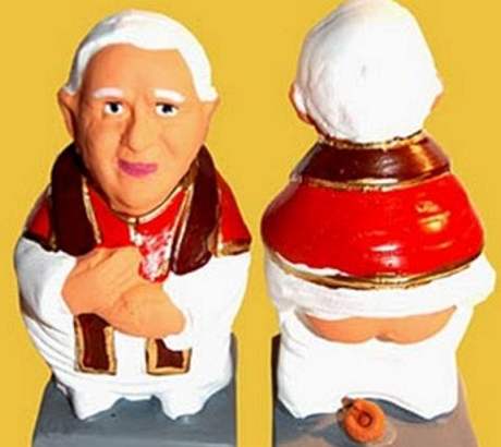 Figurka el caganer papee Benedikta XVI.