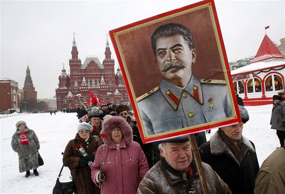 Mnohým Rusm se po dob, kdy vládl diktátor Stalin, stýská.