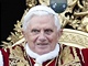 Pape Benedikt XVI. pron tradin poehnn Mstu a svtu. (25. prosince 2009)