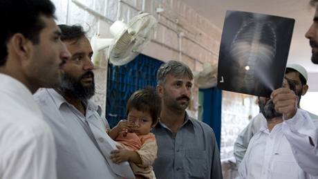Vtina dtí se na pomezí Afghánistánu a Pákistánu rodí doma, pijít na svt v porodnici je stále jet unikát.