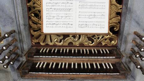 V romitálském kostele Povýení sv. Kíe je nástroj, na který kdysi hrál Jakub Jan Ryba. Hraje se na nj dodnes. (22. 12. 2009)