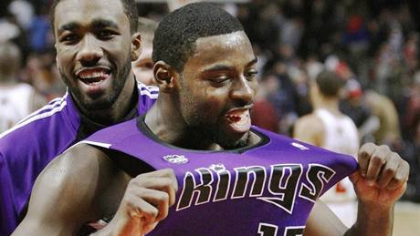 Tyreke Evans z týmu Sacramento Kings slaví velké vítzství.