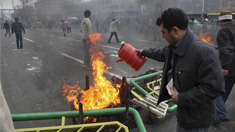 Pi protestech v centru Teheránu tekla krev (27. prosince 2009) 