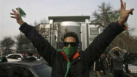 Při protestech v centru Teheránu tekla krev (27. prosince 2009) 