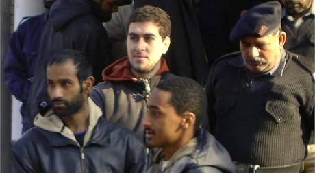 Ameriané zadrení v Pákistánu opoutjí soudní sí ve mst Sargodha (25. prosince 2009)