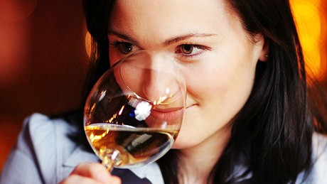 Pavla Tasoová - vnuje se sommelierství, zúastuje se hodnocení vín a ídí degustace