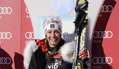 Sandrine Aubertov coby vtzka slalomu SP v Zhebu