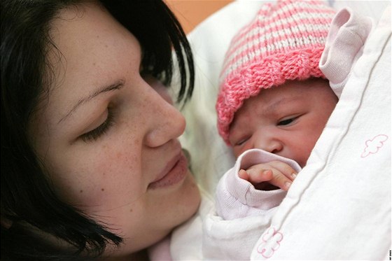 Sára se narodila Simoně Michalové 1.1. 2010 sedmnáct minut po půlnoci v Nemocnici Ostrov. Stala se tak prvním narozeným miminkem v Karlovarském kraji. (1.1.2010) 