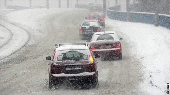 Velká ást idi bhem kalamity ani nevyjela. Provoz na dálnici se oproti jiným dnm sníil na polovinu. Ilustraní foto.