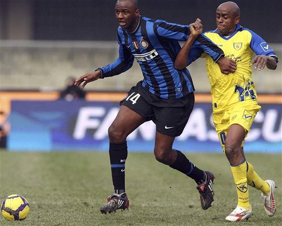 Patrick Vieira (vlevo) se rozhodl Inter Milán opustit.  Prosadí se v Manchesteru City?