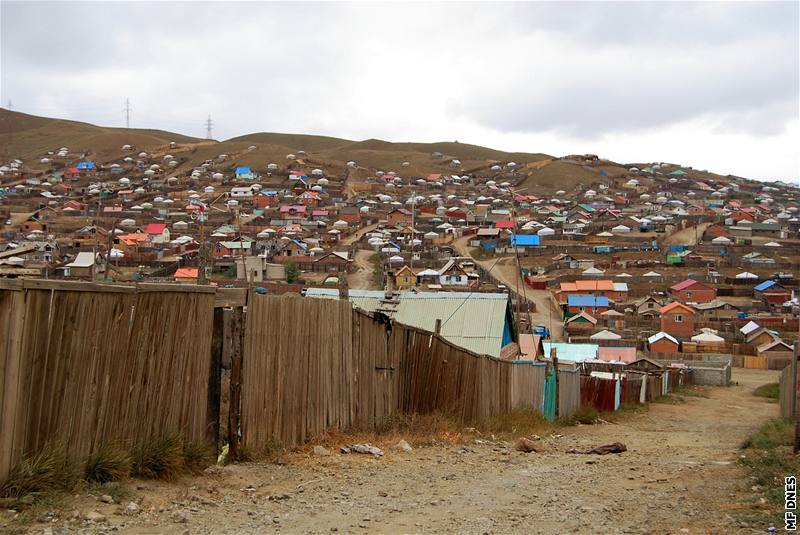 Mongolsko, jurtovit na okraji Ulánbátaru