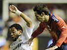 Osasuna Pamplona - Real Madrid: hostující Gonzalo Higuaín (vlevo) a Roversio Rodriguez