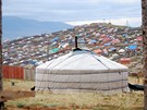 Mongolsko, jurtovit na okraji Ulánbátaru