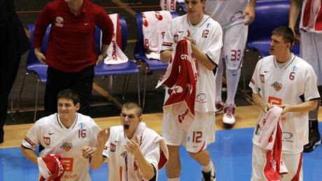 Lavika basketbalist Nymburka ije - výhra nad Biellou je blízko.