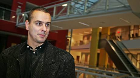 Bývalý policista Martin Foltýn p�istihl zlod�je, kte�í se vloupali do chaty jeho známé a p�edal je policii,