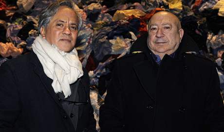 Christian Boltanski (vlevo) & Anish Kapoor (ten piprav Monumentu 2011) na vernisi akce Monumenta 2010