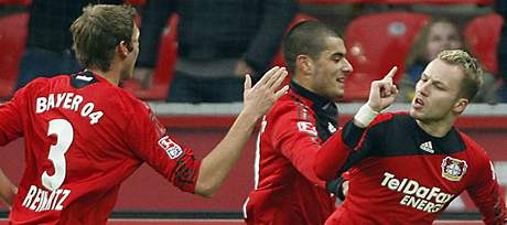 Obránce Michal Kadlec pomohl Leverkusenu gólem k vítzství nad Mohuí.