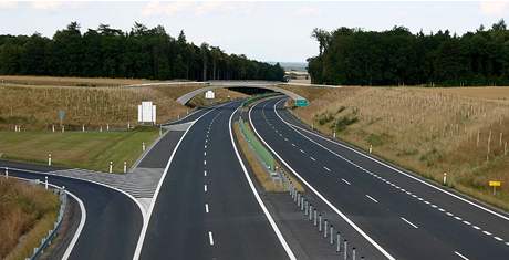 Otevení dálnice D11 z Hradce do Polska nabere zpodní moná a do roku 2020.