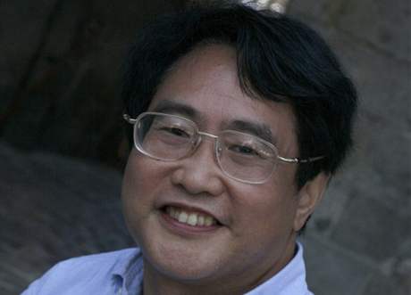 ínský spisovatel chiou Siao-lung, autor knihy Smrt ve stínu Mao Ce-tunga