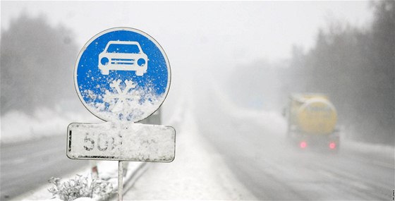 Na dálnici D1 je nutné v některých úsecích používat zimní výbavu.