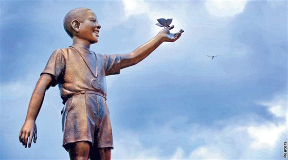 V indonéské metropoli Jakarta v lednu odhalili sochu mladého Baracka Obamy. To proto, aby slouil jako inspirace dtem. S podobnou ideou má vznikout i film.