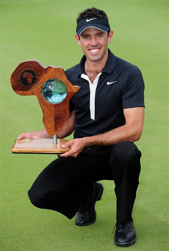 Charl Schwartzel se dostal do ela Race to Dubai.