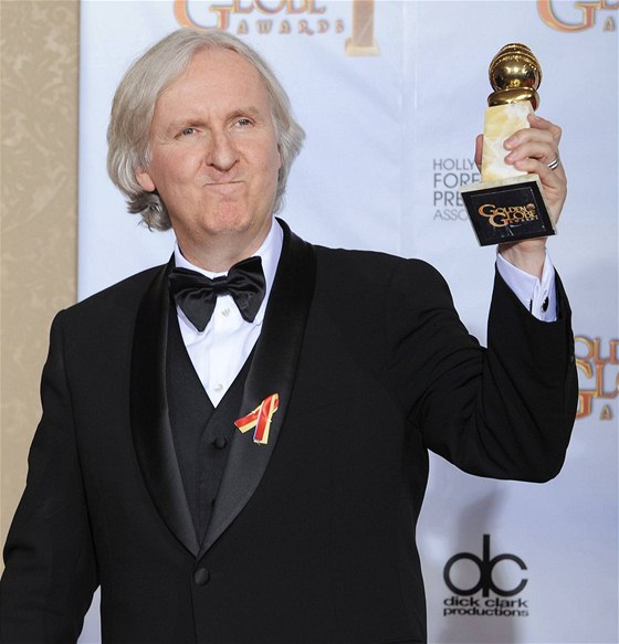 James Cameron a jeho Avatar sbíral ceny jako houby po deti.