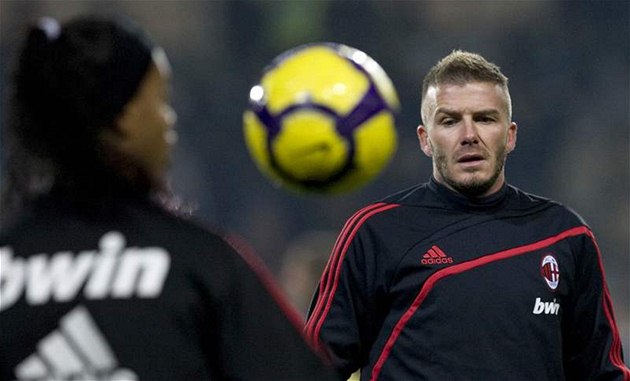 V tuhle chvíli je�t� David Beckham nev�d�l, �e za pár minut jeho AC Milán porazí Juventus.