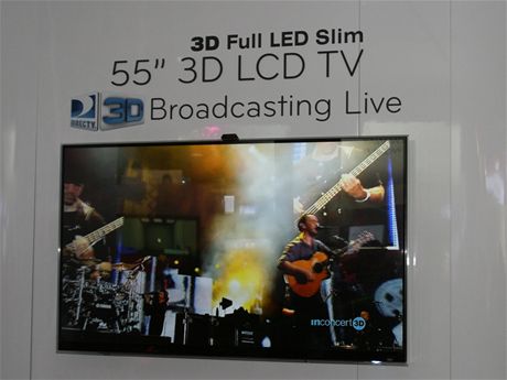 CES 2010 - iv 3D vysln na stnku Panasonicu ve spoluprci s firmou DirecTV