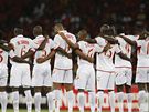 Angola - Mali: hostující hrái ped zaátkem zápasu drí minutu ticha