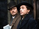 Nov film Sherlock Holmes - na snmku Robert Downey Jr. jako detektiv, Jude law jako Watson