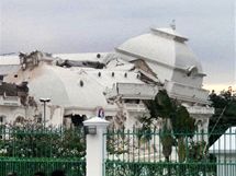 Prezidentsk palc na ostrov Haiti neustl zemtesen 12. ledna 2010.