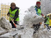 ednci Prahy 2 pomhaj s klidem snhu v metropoli (12. ledna 2010)