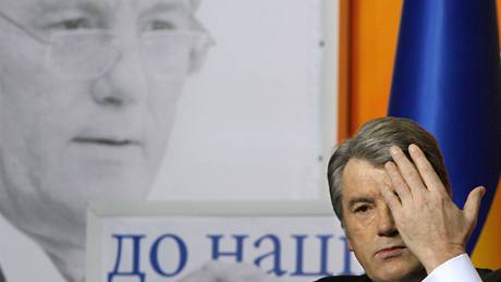 Ukrajinský prezident Viktor Ju��enko na p�edvolebním mítinku