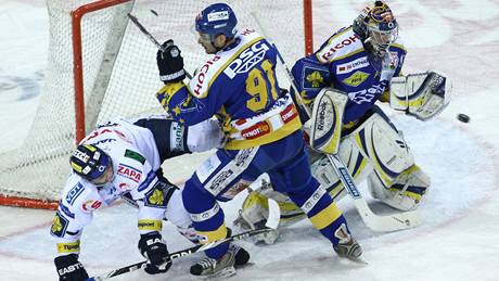 Liberec - Zlín; hostující Sivák brání Podkonického