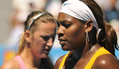 Serena Williamsov (vpravo), Victoria Azarenkov